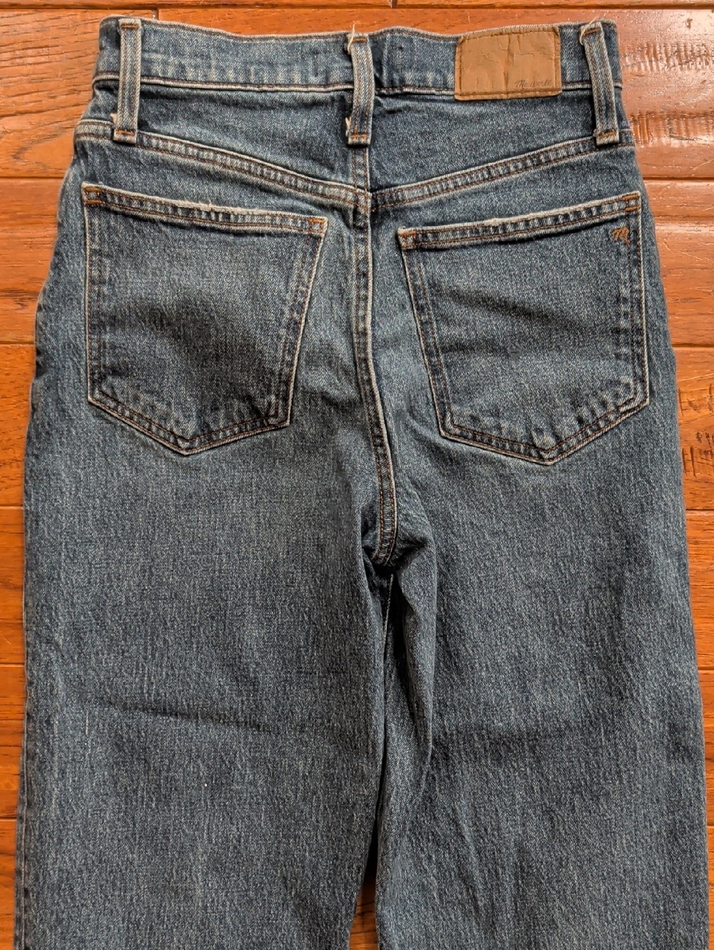 Madewell Balloon Barrel Jeans in Dark Blue Denim - Picture 5 of 9